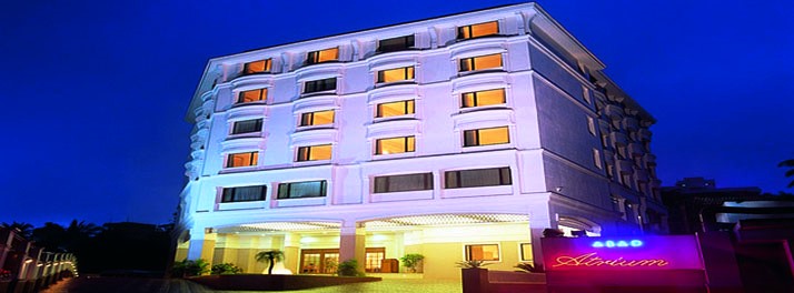Abad Atrium - Kochi 01.jpg